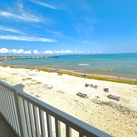 Mackinaw Beach And Bay Inn & Suites Mackinaw City Buitenkant foto
