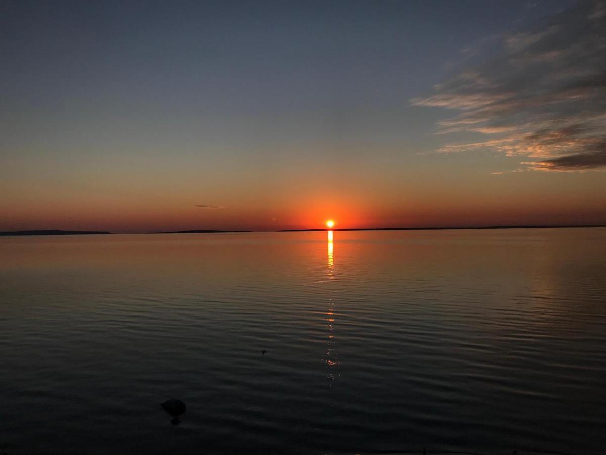 Mackinaw Beach And Bay Inn & Suites Mackinaw City Buitenkant foto