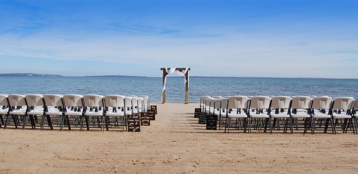 Mackinaw Beach And Bay Inn & Suites Mackinaw City Buitenkant foto