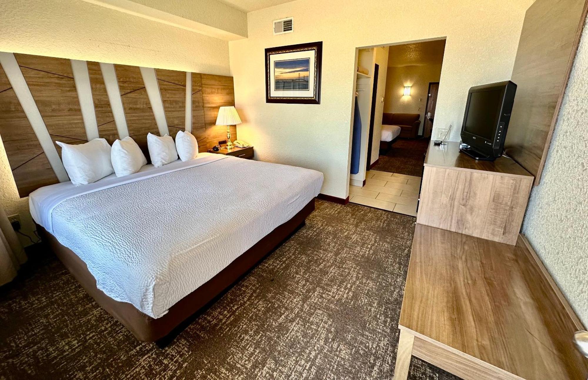 Mackinaw Beach And Bay Inn & Suites Mackinaw City Buitenkant foto